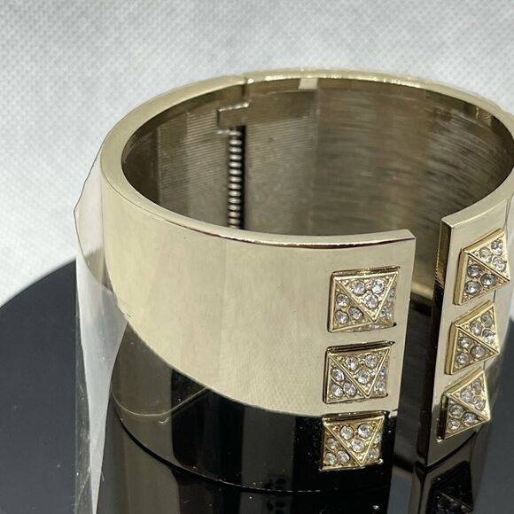 Bangle Victoria secret gold tone - Picture 4 of 9